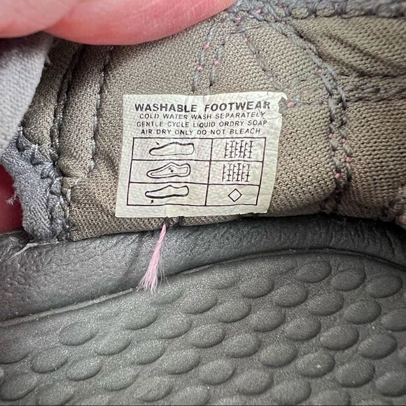 Keen Pink Water Shoes Size 3 - Picture 7 of 8